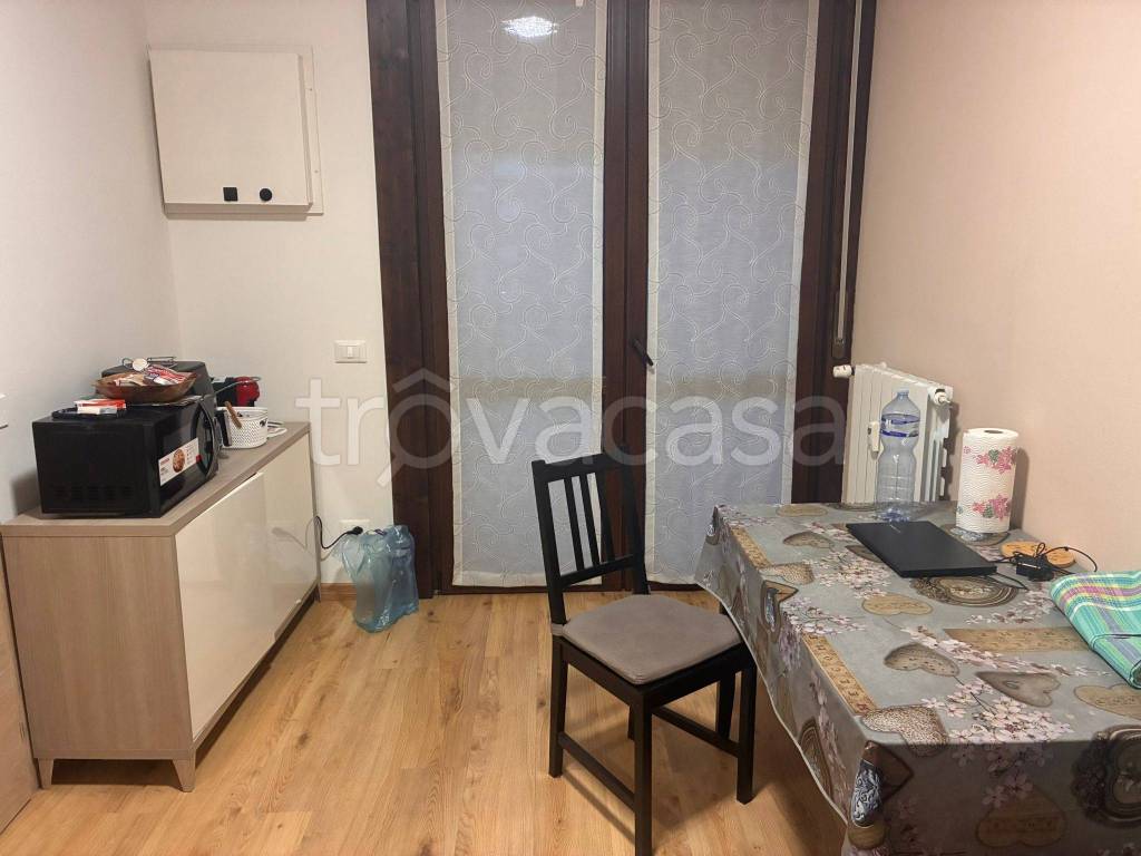 appartamento in affitto a Modena in zona Amendola