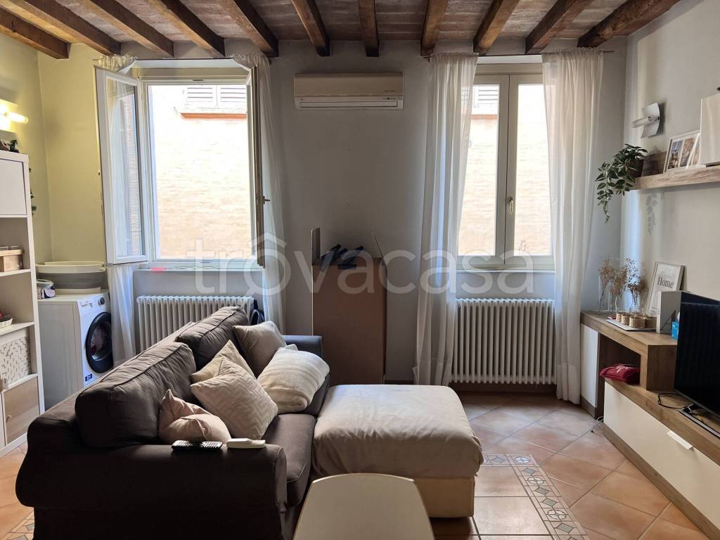 appartamento in affitto a Modena in zona Centro Storico
