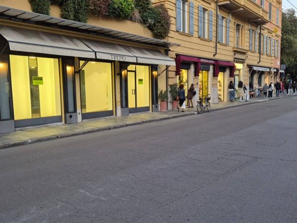 negozio in affitto a Modena in zona Centro Storico
