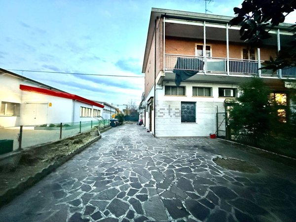 casa indipendente in affitto a Modena