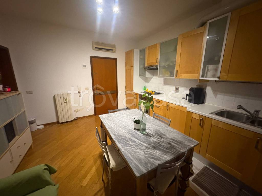 appartamento in affitto a Modena in zona Centro Storico