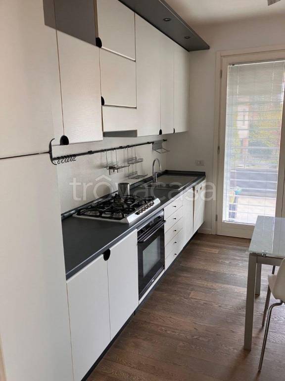 appartamento in affitto a Modena in zona Amendola