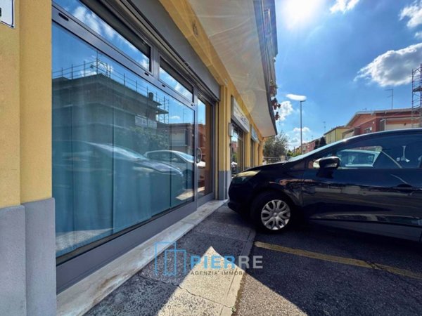 locale commerciale in affitto a Modena