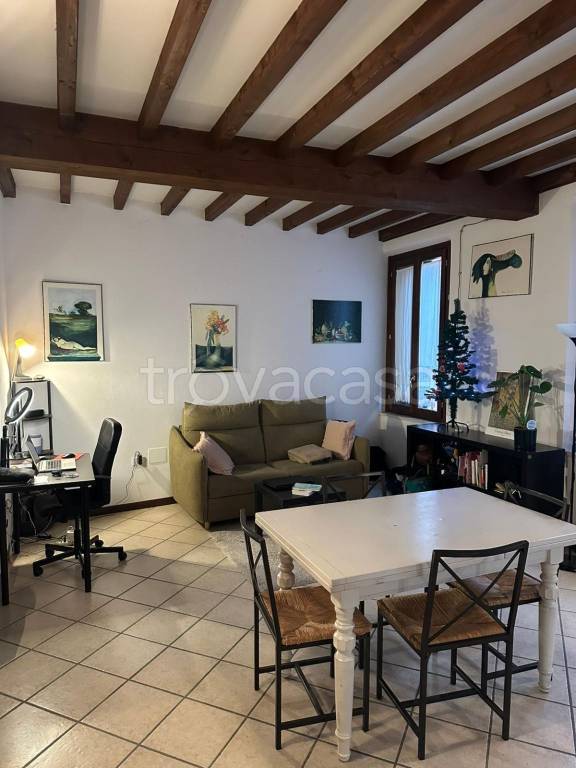 appartamento in affitto a Modena in zona Centro Storico