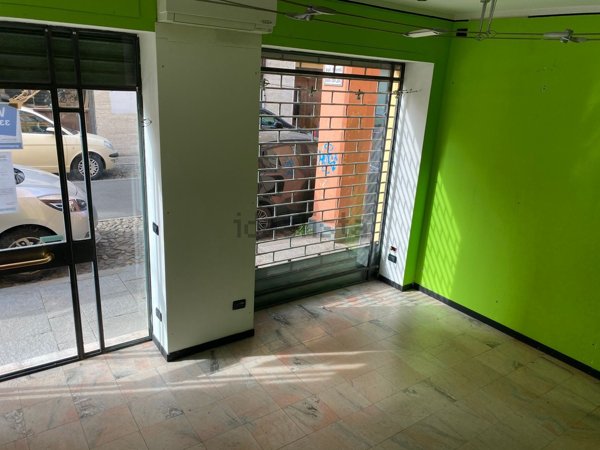 negozio in affitto a Modena