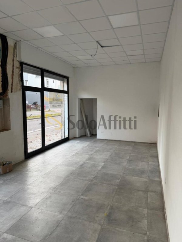 negozio in affitto a Modena in zona Sant'Agnese