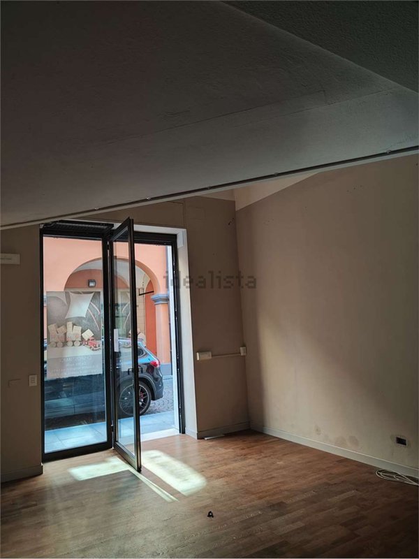 negozio in affitto a Modena in zona Centro Storico