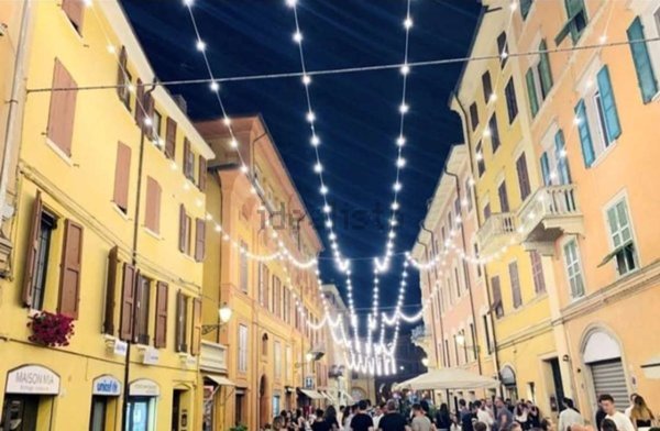 negozio in affitto a Modena