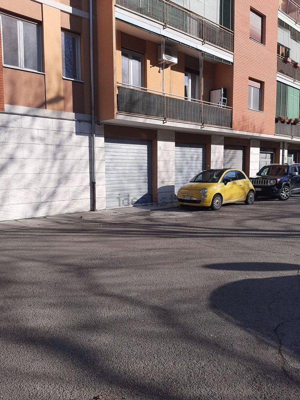 locale commerciale in affitto a Modena in zona San Lazzaro / Modena Est