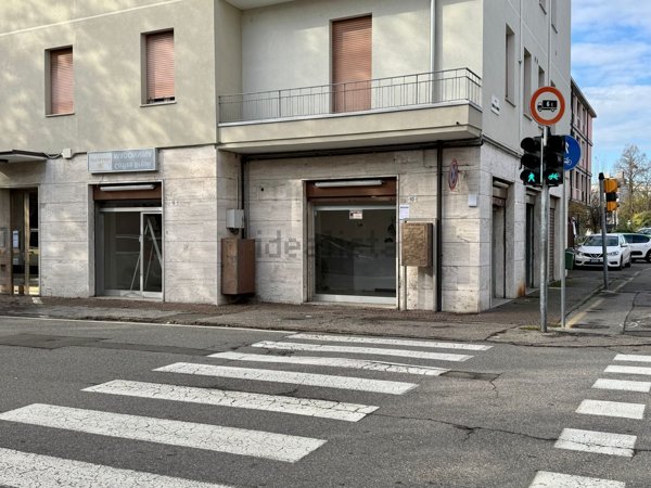 negozio in affitto a Modena in zona Madonnina / Quattro Ville