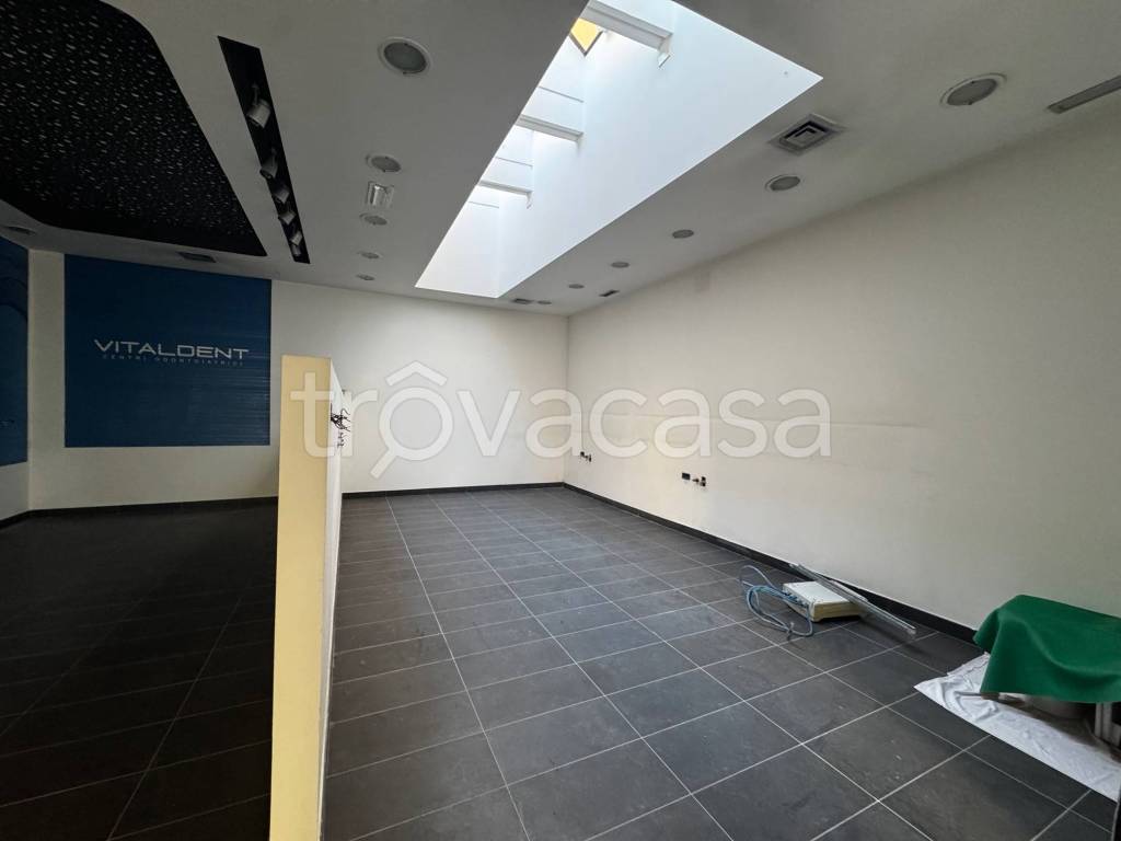 locale commerciale in affitto a Modena in zona Centro Storico