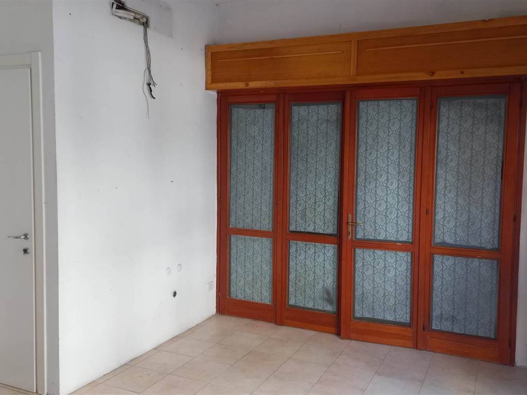 negozio in affitto a Modena in zona Baggiovara