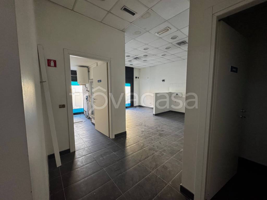 locale commerciale in affitto a Modena in zona Centro Storico