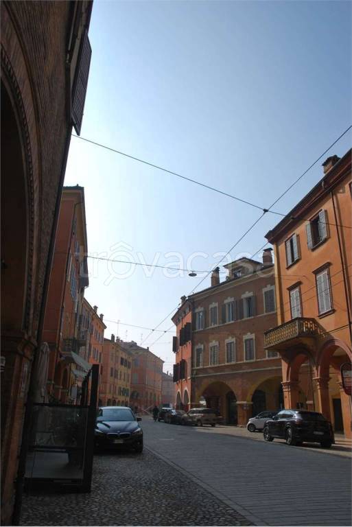 locale di sgombero in affitto a Modena in zona Centro Storico