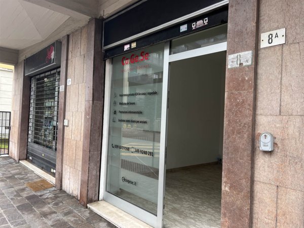 negozio in affitto a Modena in zona Buon Pastore