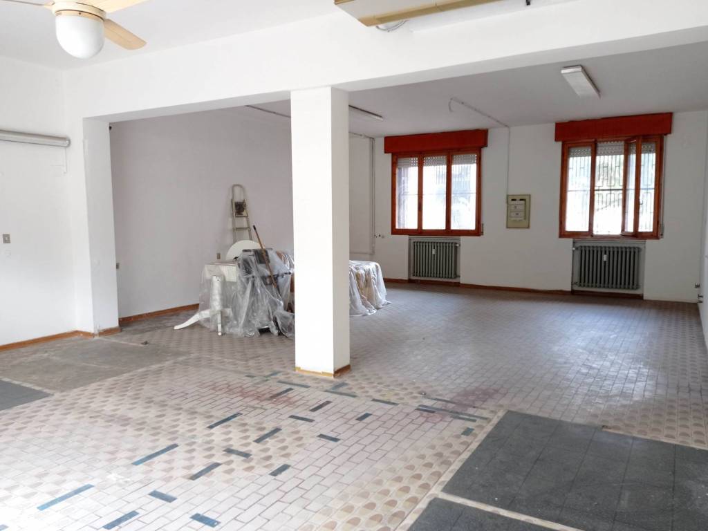 negozio in affitto a Modena in zona San Lazzaro / Modena Est