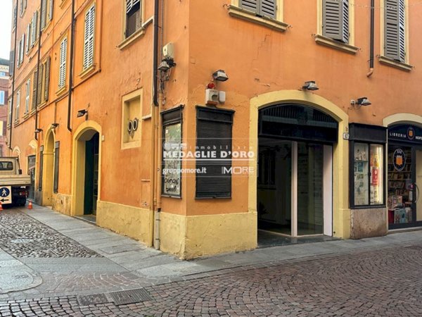 negozio in affitto a Modena in zona Centro Storico
