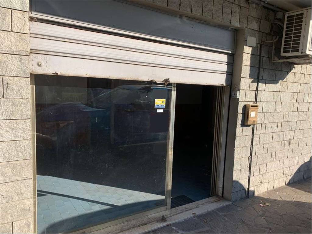 negozio in affitto a Modena in zona Buon Pastore