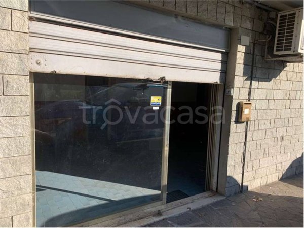negozio in affitto a Modena in zona Amendola