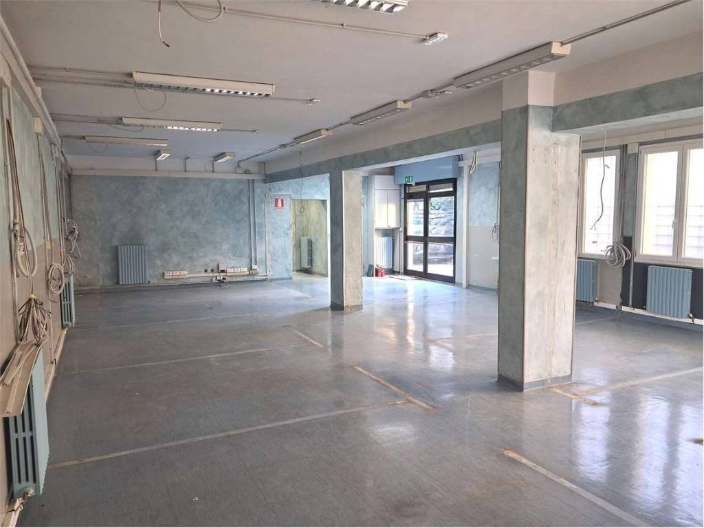 negozio in affitto a Modena in zona Buon Pastore