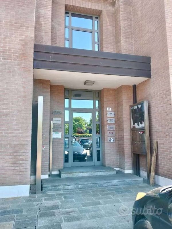 ufficio in affitto a Modena in zona Madonnina / Quattro Ville