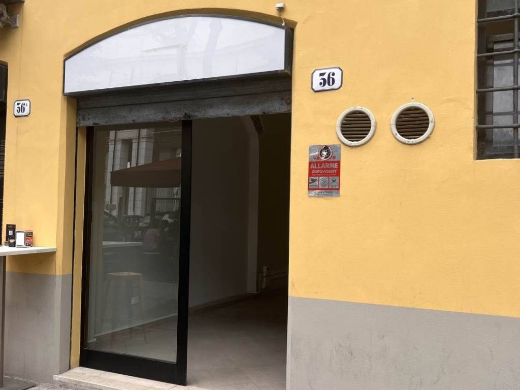 locale commerciale in affitto a Modena in zona Centro Storico