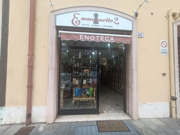 negozio in affitto a Modena in zona Centro Storico