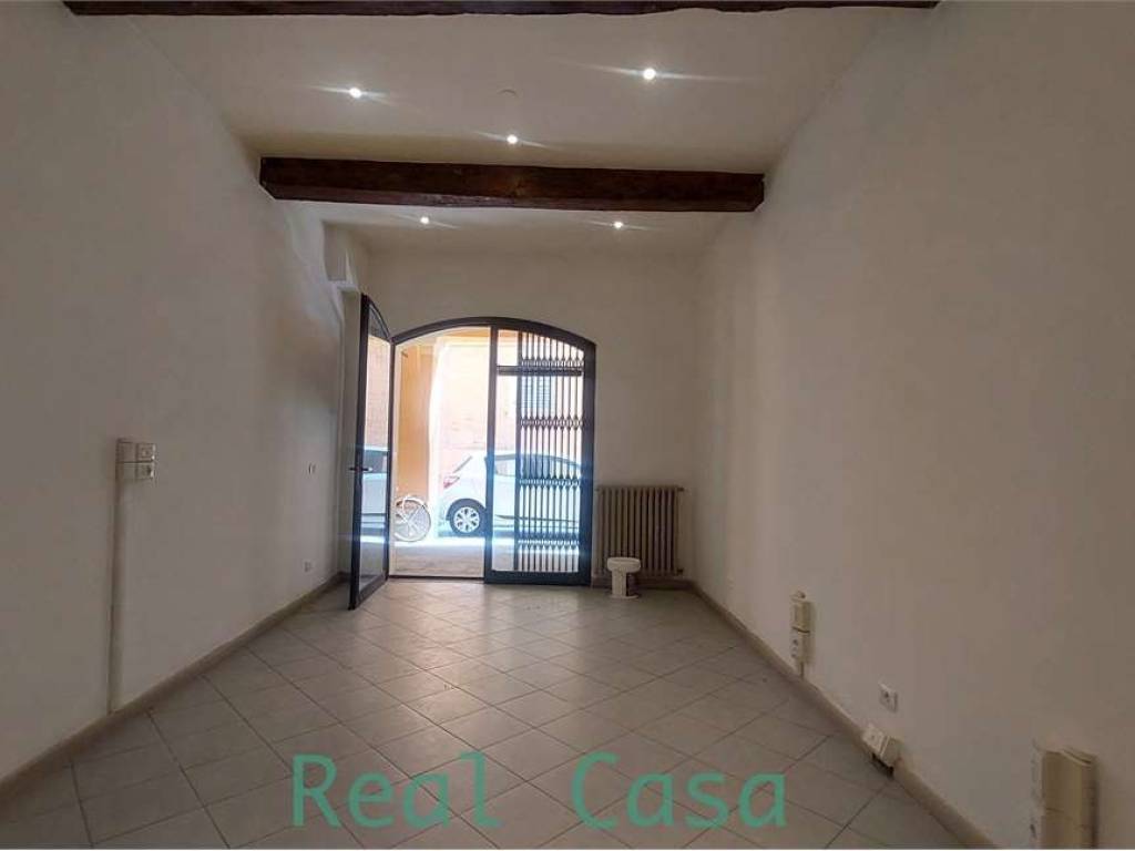 negozio in affitto a Modena in zona Centro Storico