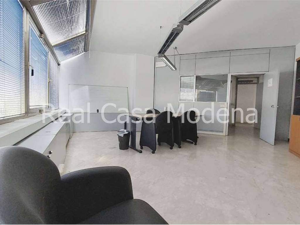 ufficio in affitto a Modena in zona San Faustino