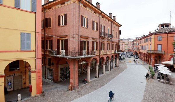 negozio in affitto a Modena