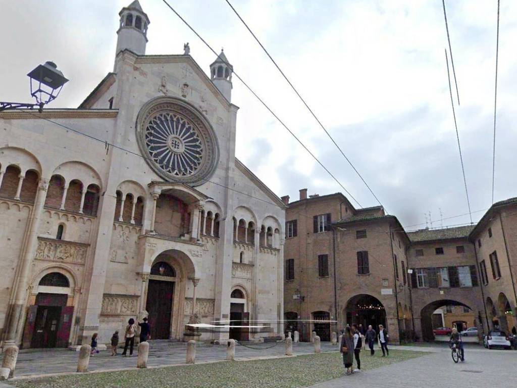 negozio in affitto a Modena in zona Centro Storico
