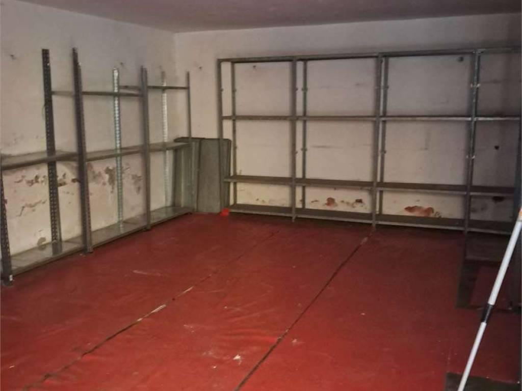 locale di sgombero in affitto a Modena in zona Centro Storico