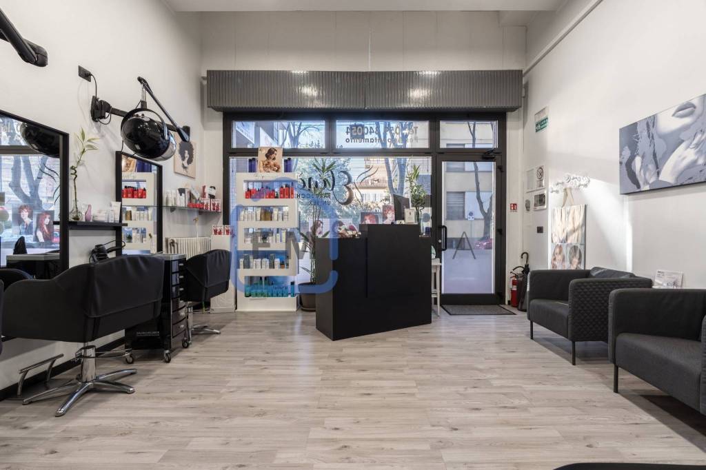 negozio in affitto a Modena in zona San Faustino