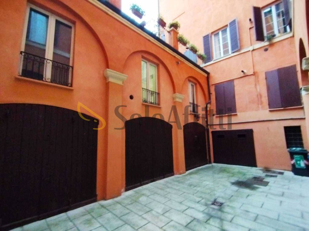 locale commerciale in affitto a Modena in zona Centro Storico