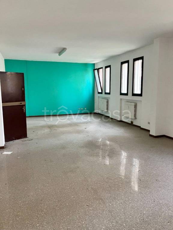 ufficio in affitto a Modena