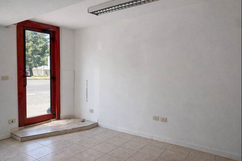 ufficio in affitto a Modena in zona Madonnina / Quattro Ville