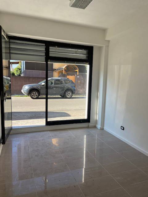 negozio in affitto a Modena in zona Cittanova