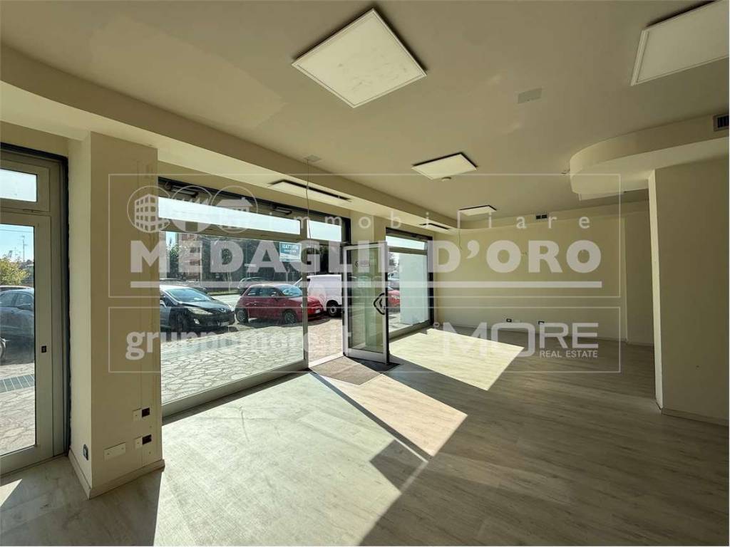 negozio in affitto a Modena in zona San Faustino