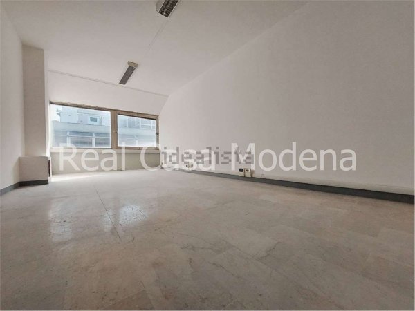 ufficio in affitto a Modena in zona San Faustino