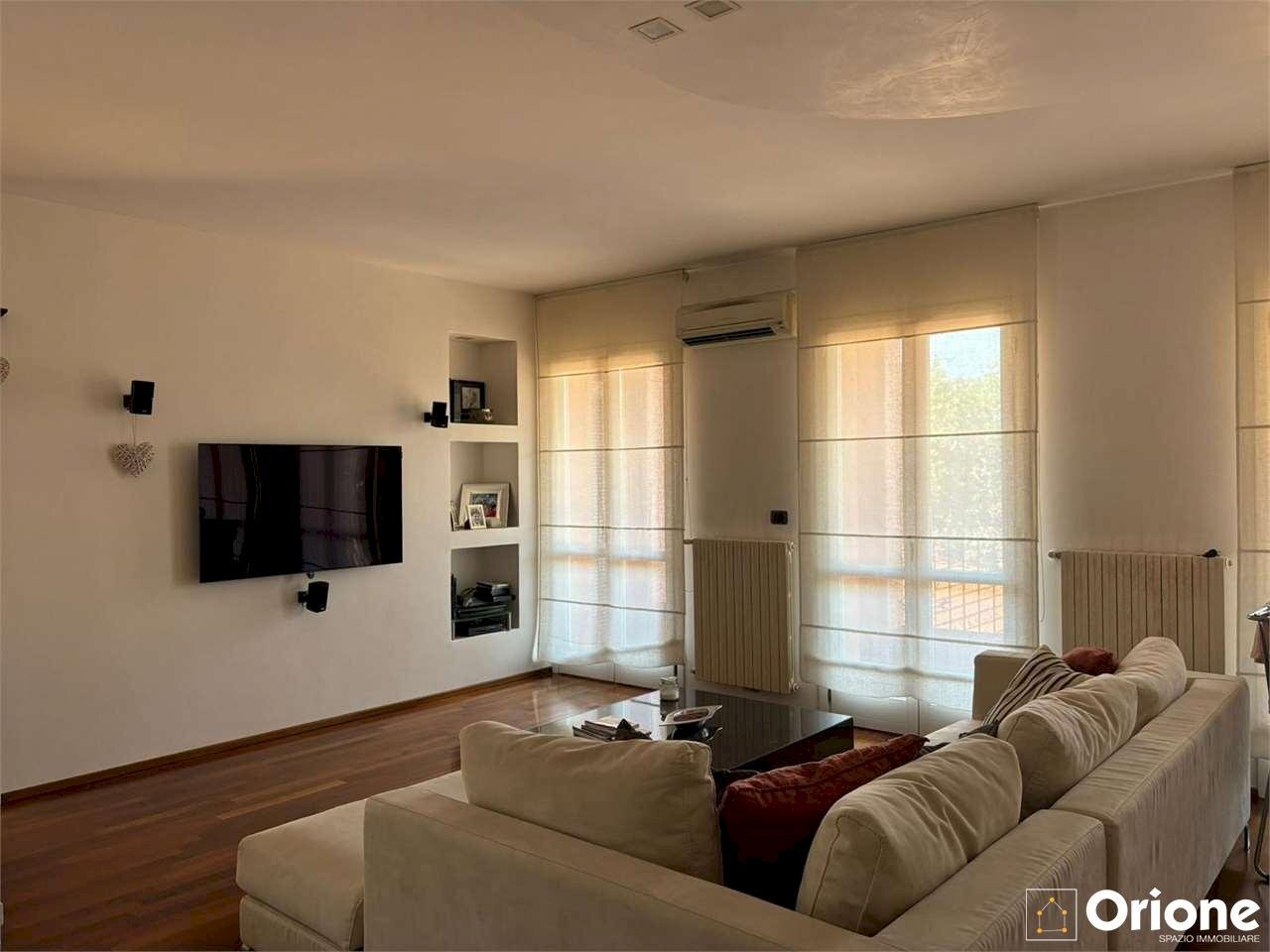 appartamento in affitto a Modena in zona Centro Storico