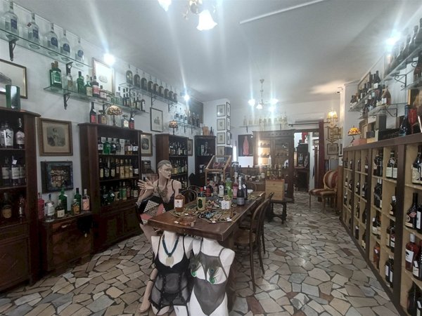 negozio in affitto a Modena in zona Centro Storico