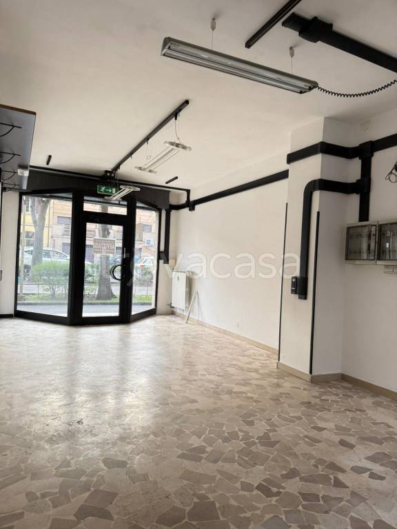 negozio in affitto a Modena in zona Centro Storico