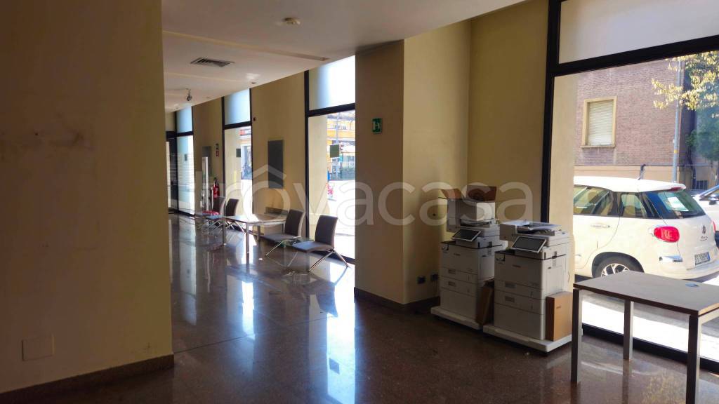negozio in affitto a Modena in zona Centro Storico