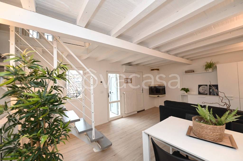 appartamento in affitto a Modena in zona Centro Storico