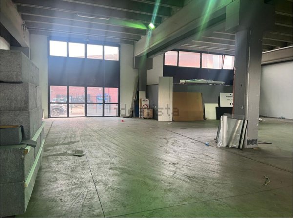 locale di sgombero in affitto a Modena