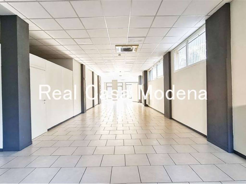 negozio in affitto a Modena in zona San Lazzaro / Modena Est