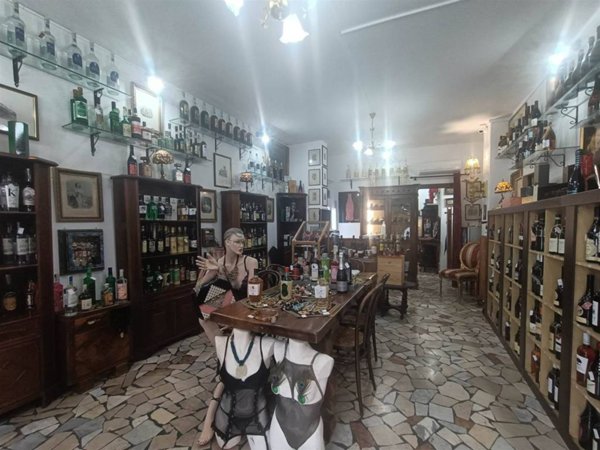 negozio in affitto a Modena in zona Centro Storico