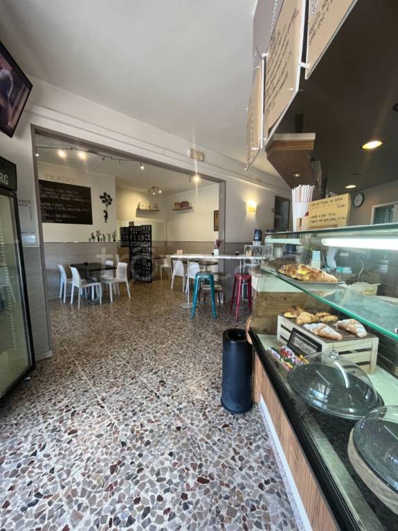 negozio in affitto a Modena in zona Madonnina / Quattro Ville