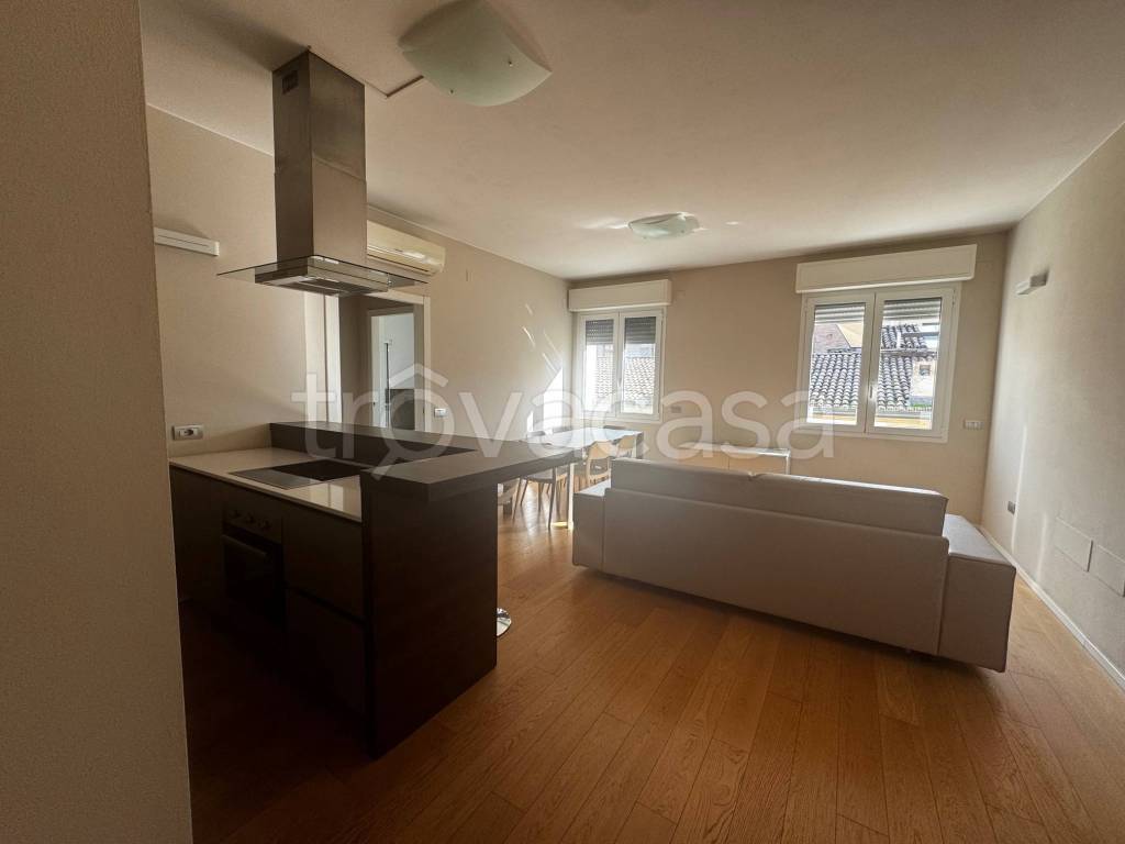 appartamento in affitto a Modena in zona Centro Storico