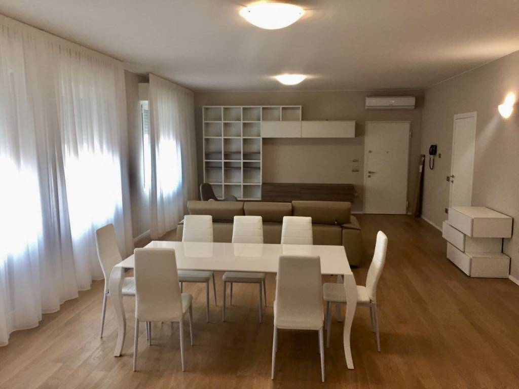 appartamento in affitto a Modena in zona Centro Storico